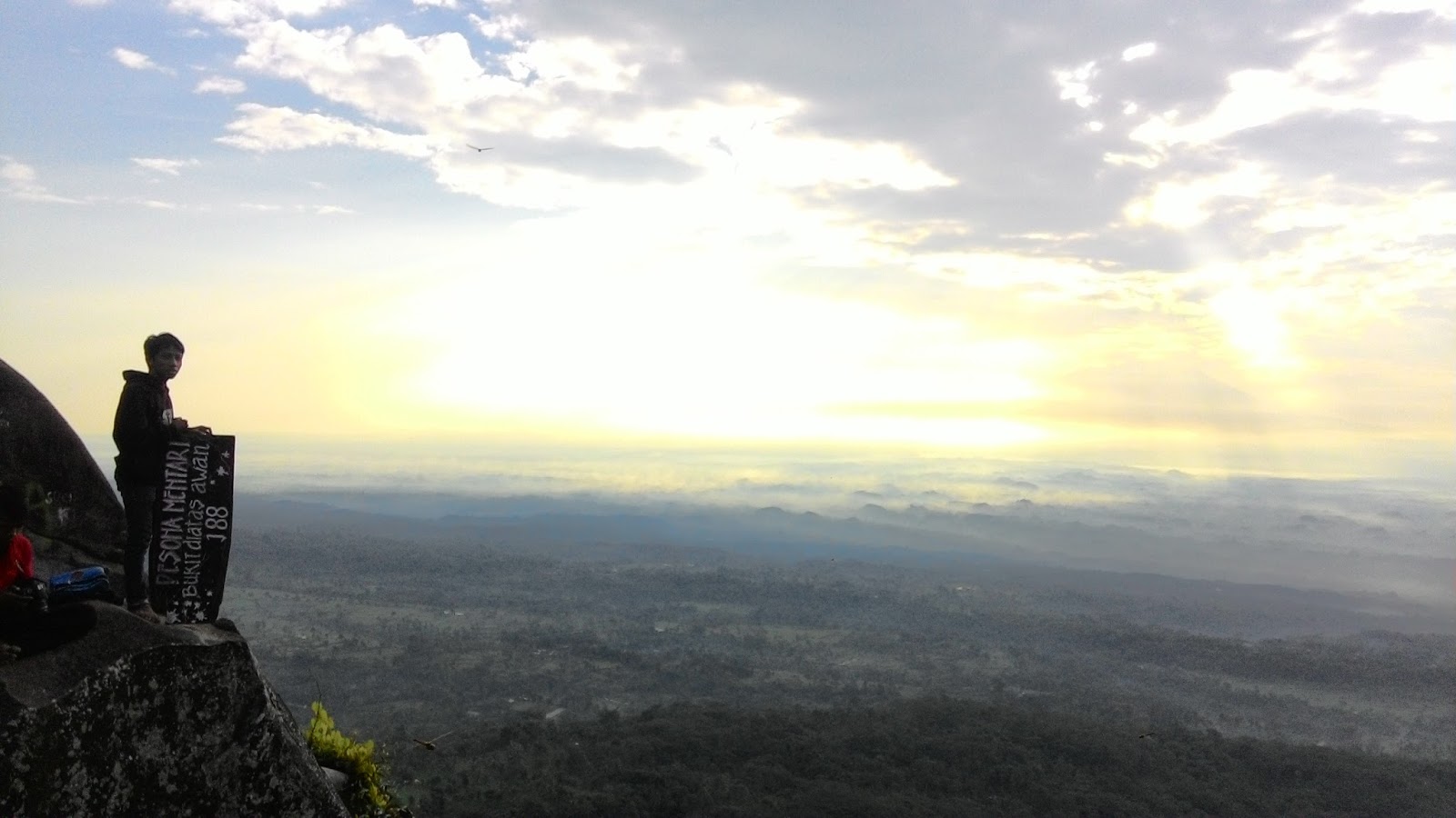 WISATA BUKIT DIATAS AWAN J88 JELBUK – Bukit Di Atas Awan