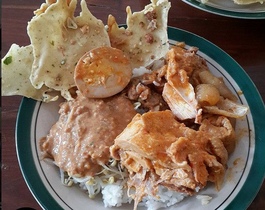 Mampir ke Jember, Jangan Lupa Cicip Pecel Gudeg yang Sedap