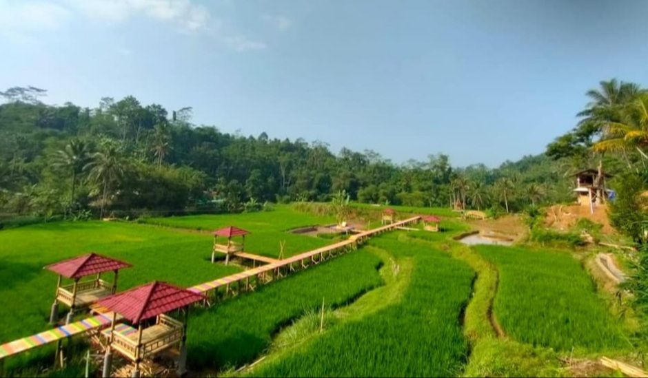 Wisata Tengah Sawah Leuwi Ereng, Tempat yang Nyaman untuk Berakhir Pekan Bersama Keluarga Halaman 2 - Kompasiana.com